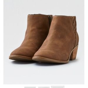 NWOT American Eagle Western Booties.